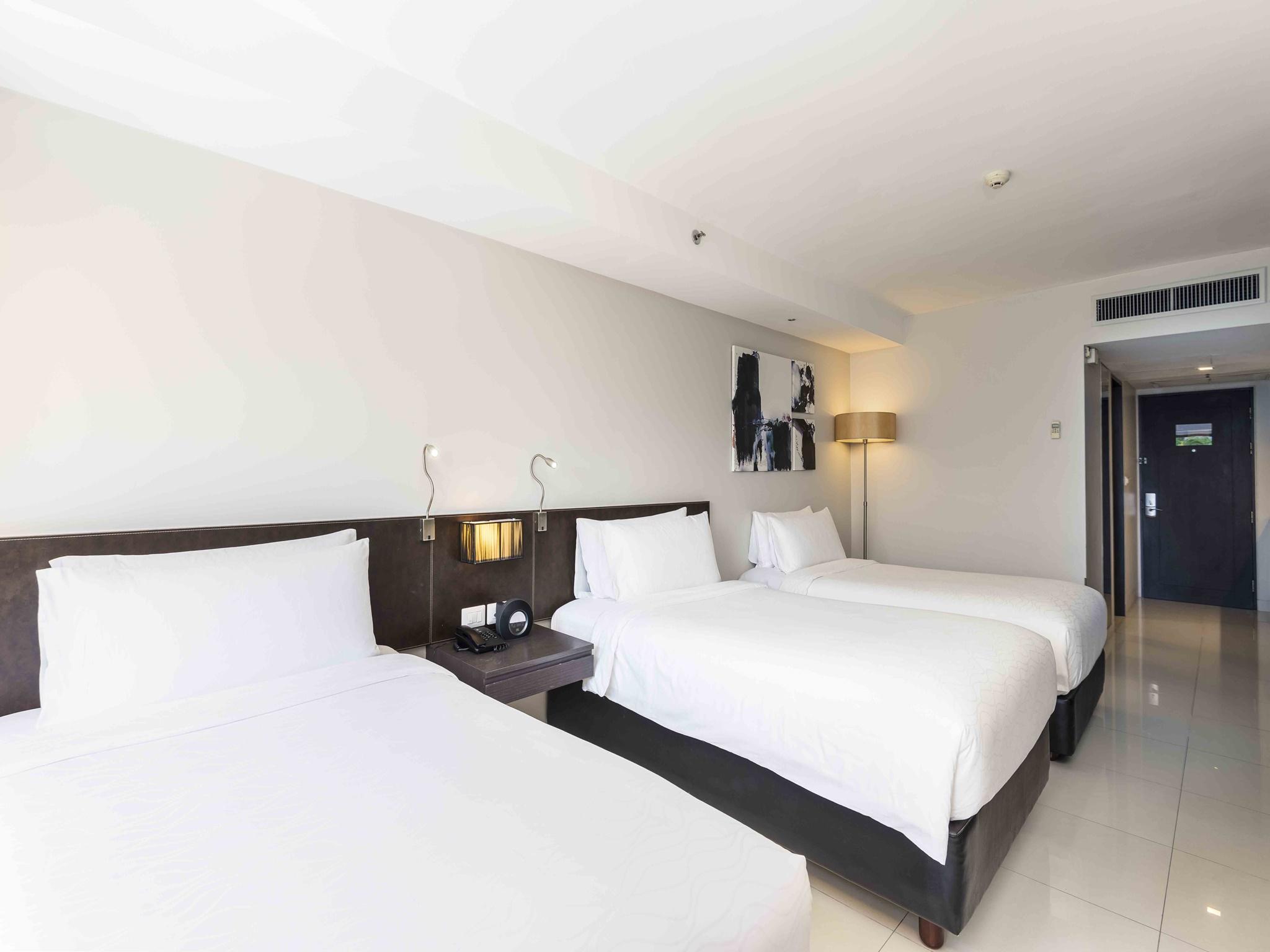 Maitria Hotel Sukhumvit 18 Bangkok - A Chatrium Collection Exterior foto