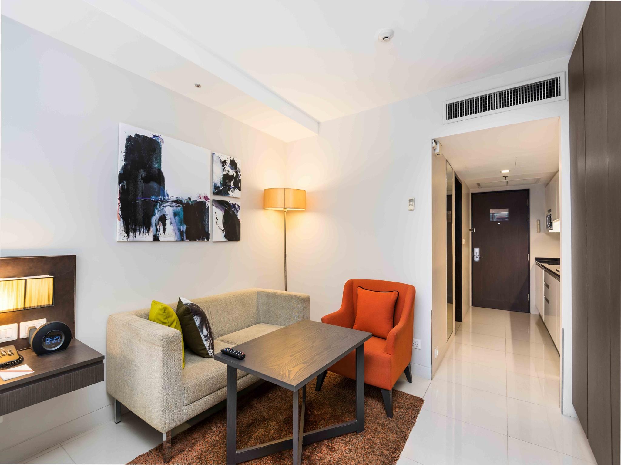 Maitria Hotel Sukhumvit 18 Bangkok - A Chatrium Collection Exterior foto